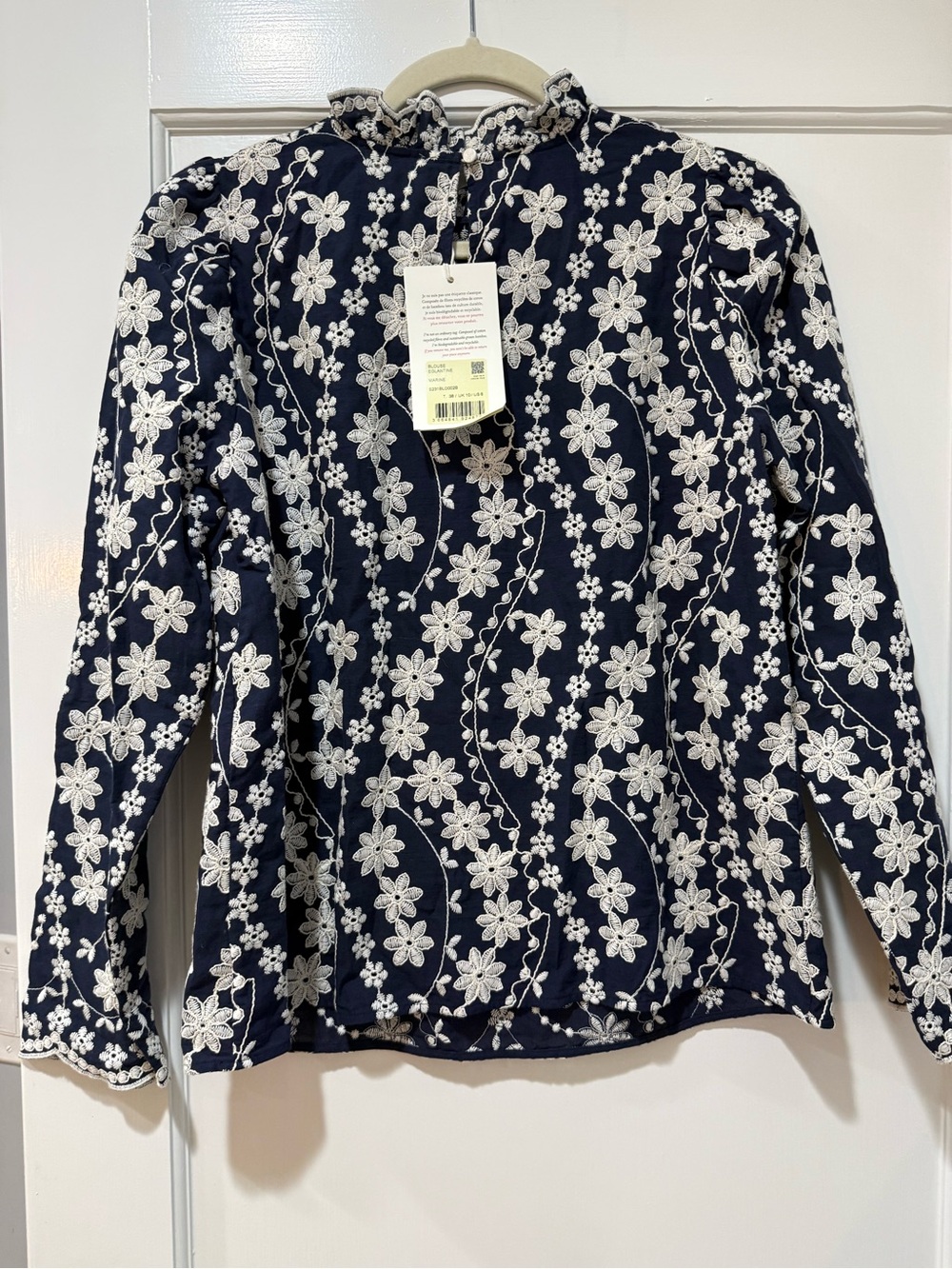 NWT Sézane Eglantine Blouse Navy Lace in Size 38 (US 6) - Picture 5 of 7
